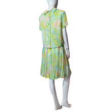 Load image into Gallery viewer, 1960&#39;s Vintage Pleated Skirt Set Size M
